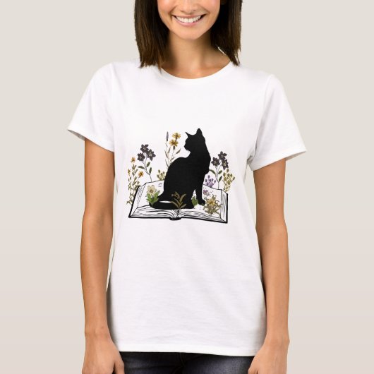 Zwarte kat met bloemenboek t-shirt (Voorkant)
