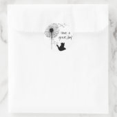 Zwarte kat met Dandelion Seeds Ronde Sticker (Tas)