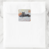 Zwarte kat met garen vierkante sticker (Tas)