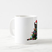 Zwarte kat met kerstmuts kerstverlichting koffiemok (Voorkant links)