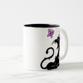 Zwarte kat met Paarse vlinderMok Tweekleurige Koffiemok (Voorkant rechts)