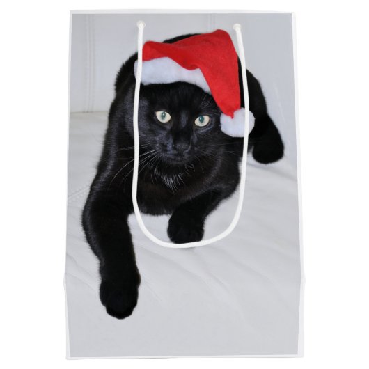 Zwarte kat met rode kersthat medium cadeauzakje (Achterkant)