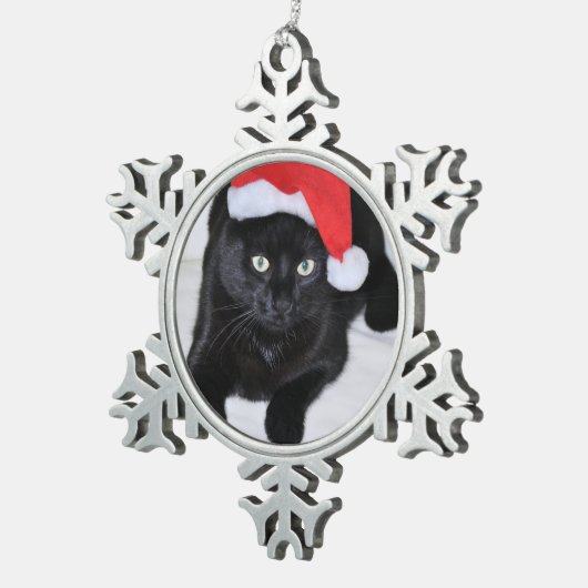 Zwarte kat met rode kersthat tin sneeuwvlok ornament (Rechts)