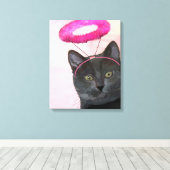 Zwarte kat met roze engel halo canvas afdruk (Insitu (Houten vloer))