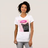 Zwarte kat met roze engel halo t-shirt (Voorkant volledig)