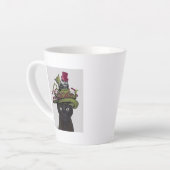 Zwarte kat met theepot en kippen latte mok (Linkerhoek)