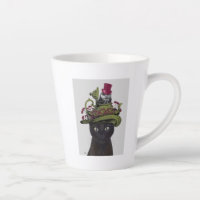 Zwarte kat met theepot en kippen