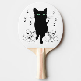 Zwarte kat omringd door fluisterende muzieknoten tafeltennisbatje