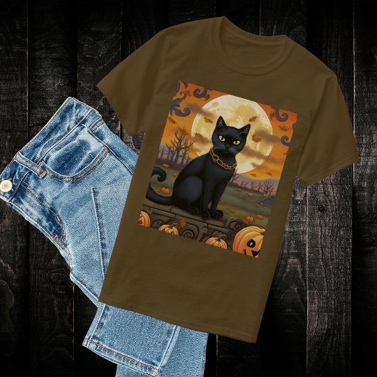 Zwarte kat onder een oogstmaan en pompoenen t-shirt