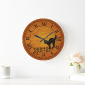 Zwarte kat op hek met Oranje Chenille Grote Klok (Huis)