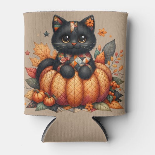 Zwarte kat op pompoen met herfst quilt patroon blikjeskoeler (Voorkant)