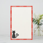 Zwarte kat op rode speldenkplaat briefpapier (Staand voorkant)
