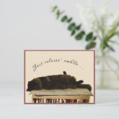 Zwarte kat op vakantie briefkaart (Staand voorkant)