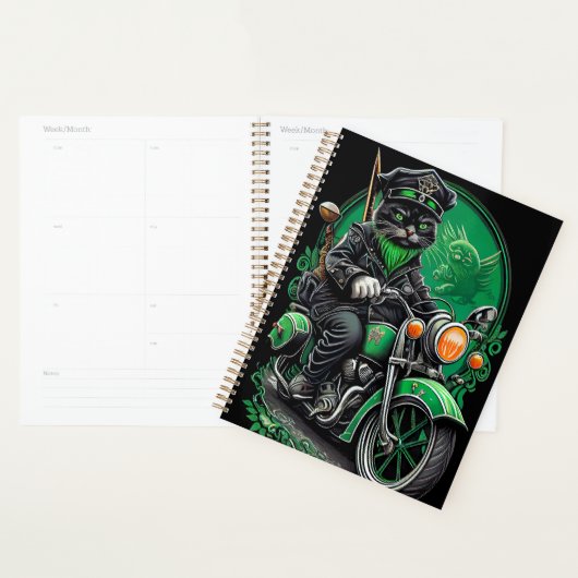 Zwarte kat rijdt op fiets St. Patrick's Day Planner (Display)