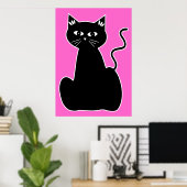 Zwarte Kat tegen een opgeruimde achtergrond Poster (Thuiskantoor)
