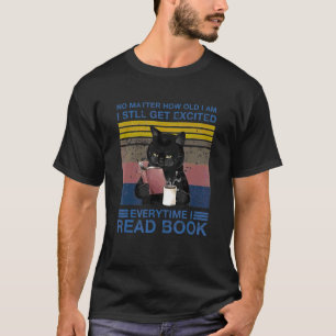 Zwarte kat telkens als ik een boek  lees t-shirt