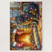 Zwarte Kat Zit Bij Open Haard met Kerstverlichting Legpuzzel (Verticaal)
