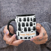 Zwarte katten aangepaste naam Happy Halloween Mok