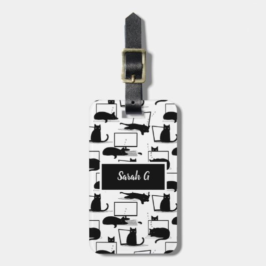 Zwarte katten die op het laptoppatroon zitten bagagelabel (Voorkant verticaal)