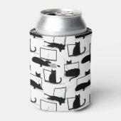 Zwarte katten die op het laptoppatroon zitten blikjeskoeler (Blikje Voorkant)