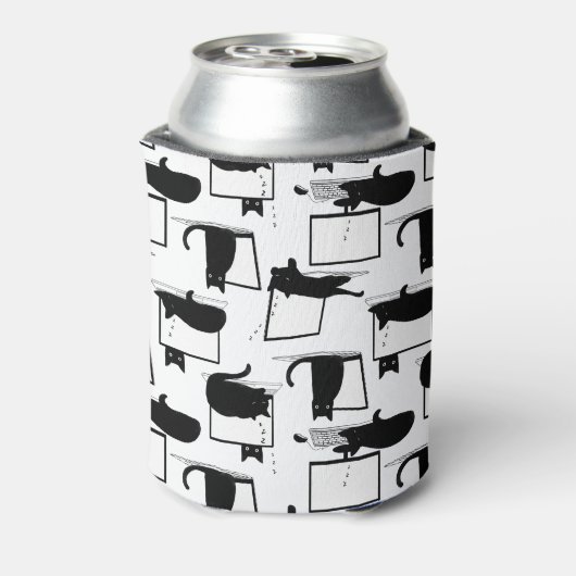 Zwarte katten die op het laptoppatroon zitten blikjeskoeler (Blikje Achterkant)