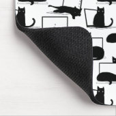 Zwarte katten die op het laptoppatroon zitten muismat (Hoek)