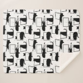 Zwarte katten die op het laptoppatroon zitten sherpa deken (Voorkant (horizontaal))