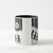 Zwarte katten houden handen in maanlicht · Louis W Mok (Midden)