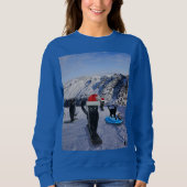 Zwarte katten snowboarden met kerst trui (Voorkant)