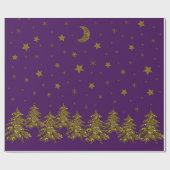 Zwarte kerstboom, maan, sterren op paars cadeaupapier (Vlak)