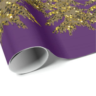 Zwarte kerstboom, maan, sterren op paars cadeaupapier