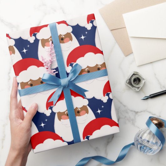 Zwarte kerstman, esthetisch kerstblauw cadeaupapier (Geschenken)