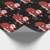 Zwarte Kerstman met sneeuwvlokken en kerstmis Cadeaupapier (Hoek)