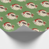 zwarte kerstman met snoepriet cadeaupapier (Hoek)