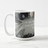 zwarte kerstversiering met lint koffiemok (Links)