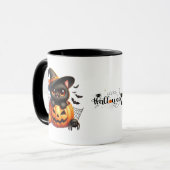 Zwarte kitten in een Halloween pompoen Mok (Voorkant links)
