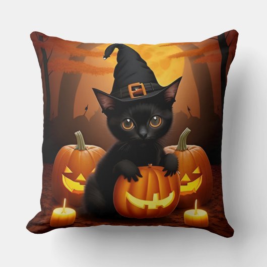 Zwarte kitten in heksenhoed te midden van Hallowee Kussen (Voorkant)