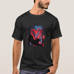 Zwarte Kitty Kat in de Stad Met een Hart T-shirt