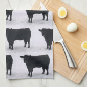 Zwarte Koe in de sneeuwkeuken Theedoek (Quarter Fold)
