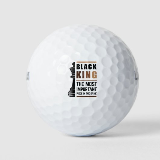 Zwarte koning het belangrijkste stuk in het spel 2 golfballen (Voorkant)