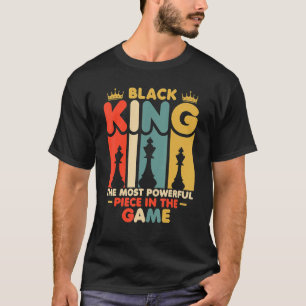 Zwarte koning het krachtigste stuk in de game-Mann T-shirt