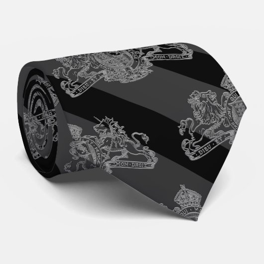 Zwarte koolstof Tuxedo Stripe Silver Emblem Stropdas (Opgerold)