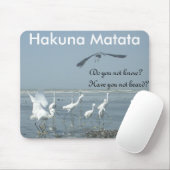 Zwarte kraai en witte kraanvogels: een contrast in muismat (Met muis)