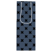 Zwarte kruisstiches op blauwe grijs wijn cadeautas (Voorkant)