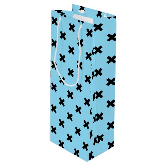 Zwarte kruisstift op babyblauw wijn cadeautas (Voorkant Gekanteld)