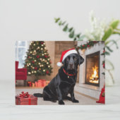 Zwarte Lab met een Kerstboom Feestdagenkaart (Staand voorkant)