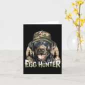 Zwarte Labrador Camo Pet Egg Hunter  Pasen Kaart (Gele Bloem)