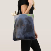 Zwarte Labrador Expressieve Ogen Hond Art Tote Bag (Dichtbij)