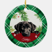 Zwarte Labrador Gepersonaliseerde Eerste Kerstmis Keramisch Ornament (Achterkant)