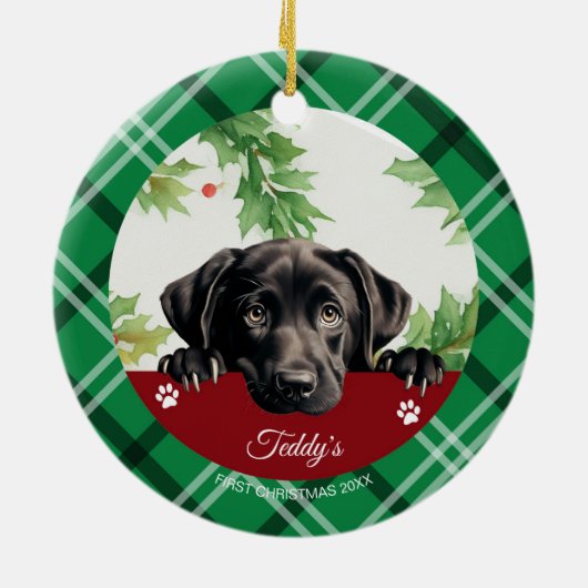 Zwarte Labrador Gepersonaliseerde Eerste Kerstmis Keramisch Ornament (Achterkant)